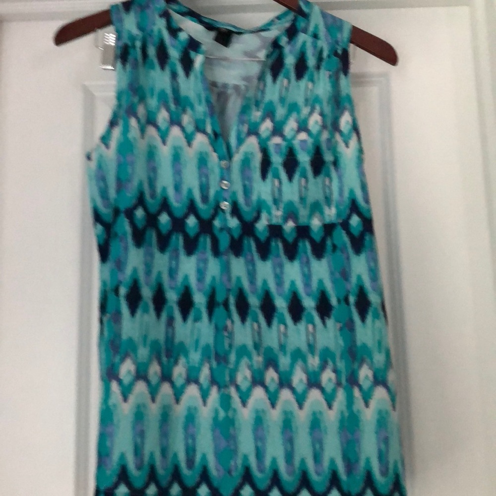 Sleeveless printed top. Excellent condition, sz 8
